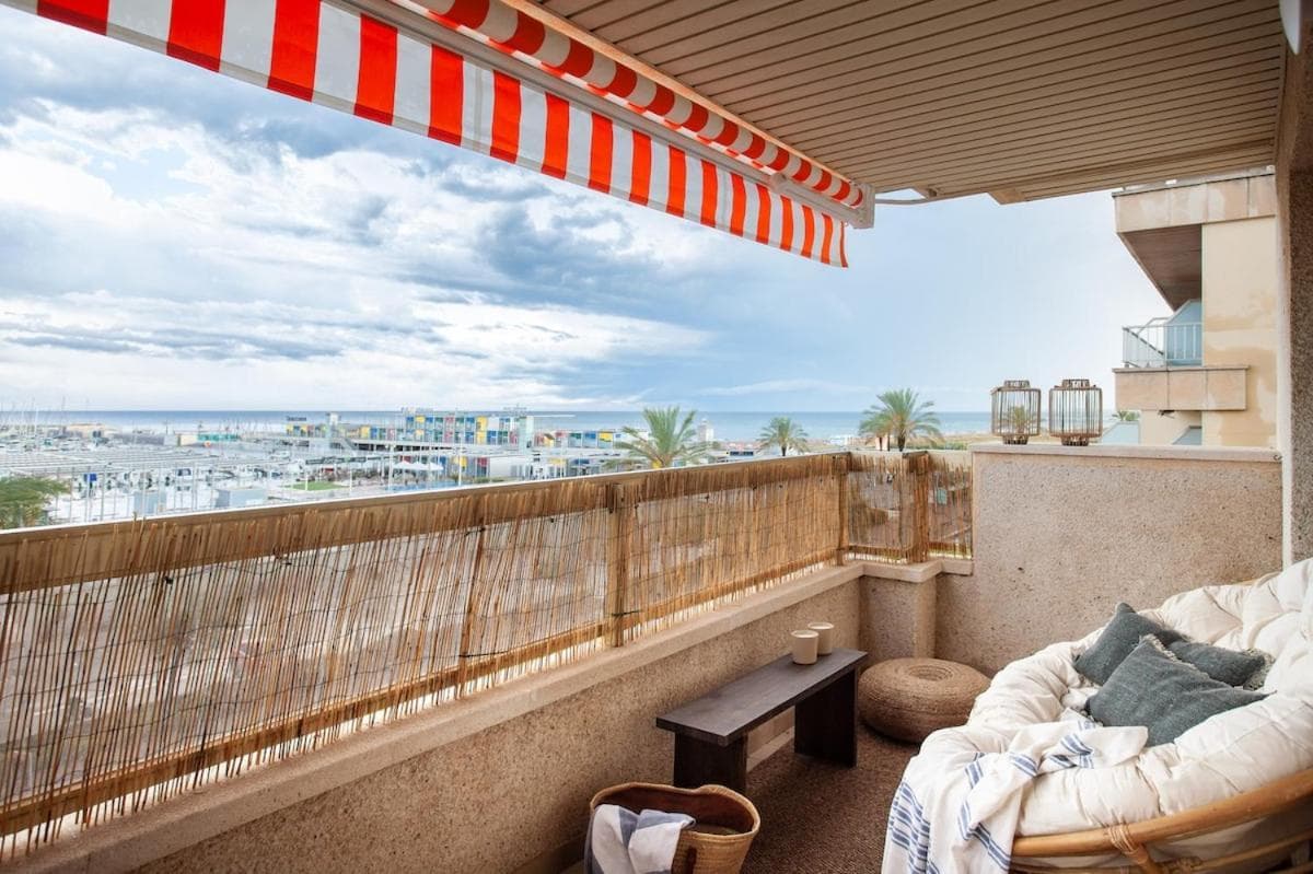 Impressive Beachfront Home!