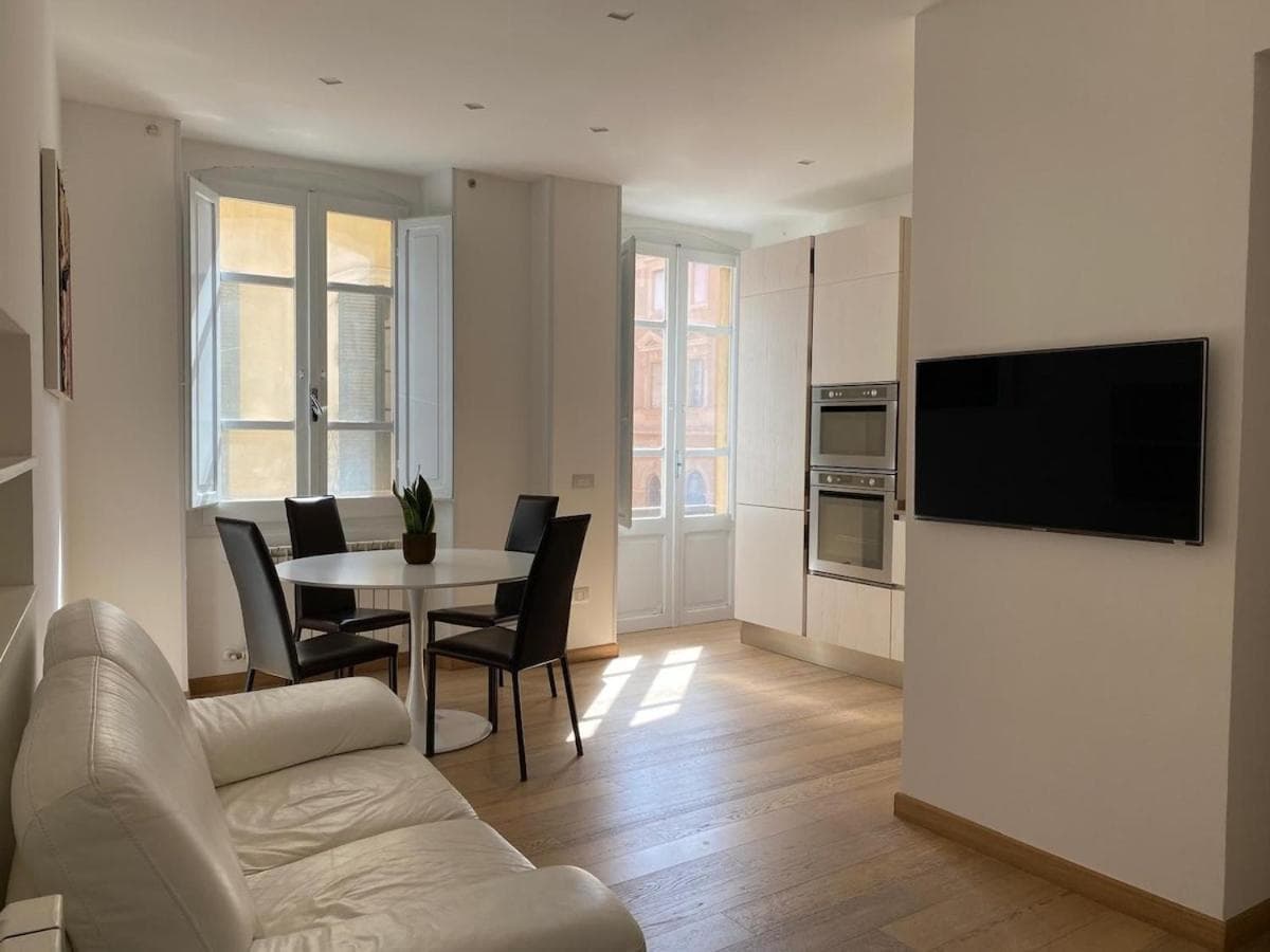 Malta House in the Center