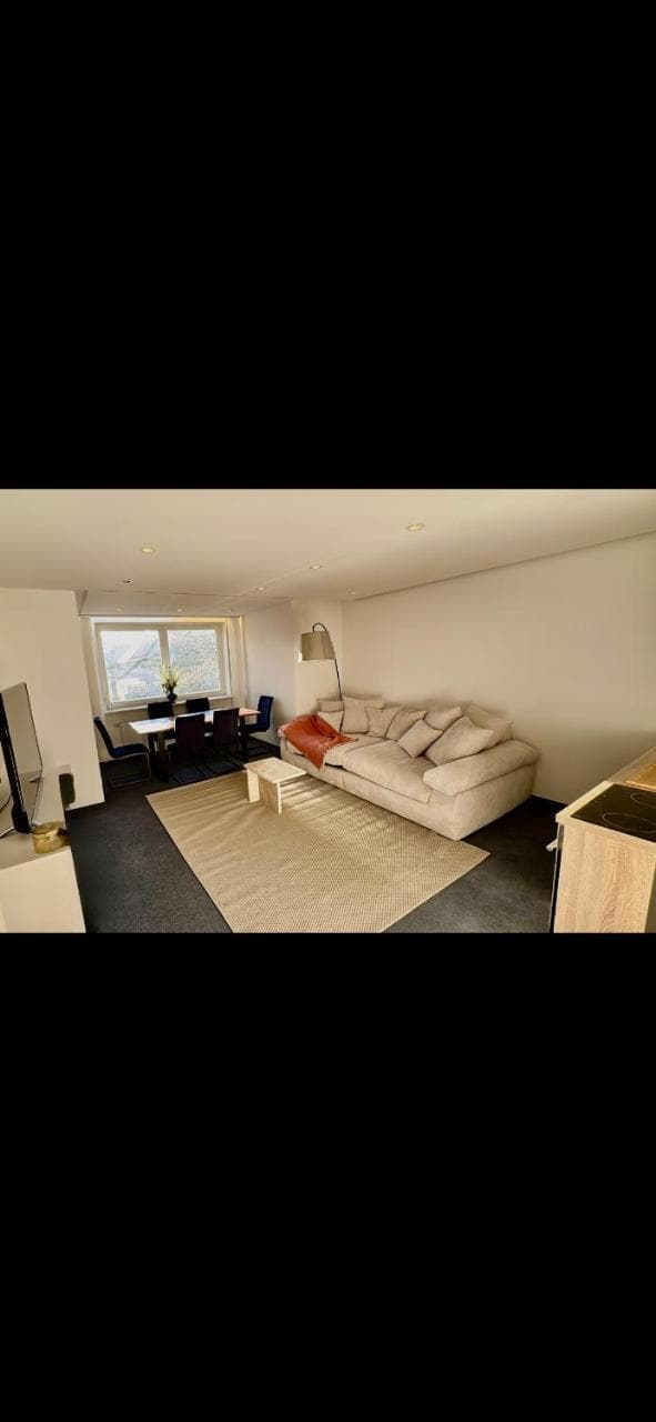 Quiet Family Apartment - 10 Min To Center & Oktoberfest - Free Parking - Near Nymphenburg Palace & Botanical Garden