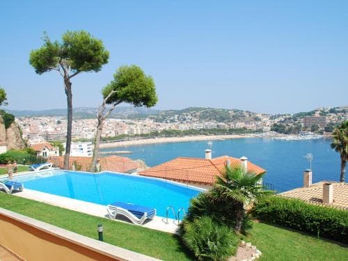 Apartment in Sant Feliu Near the Beach