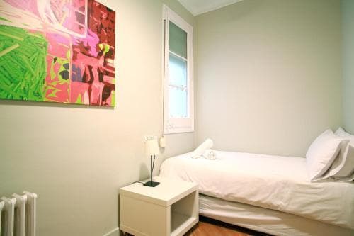 Plaza Sagrada Familia Apartment