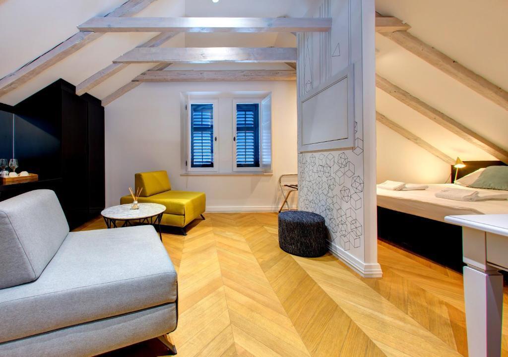 Forty Four Guest House 1