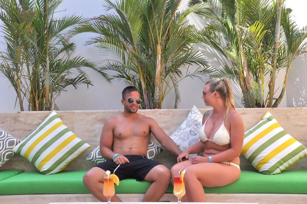 Sunrise Holidays Resort (Adults only) 1