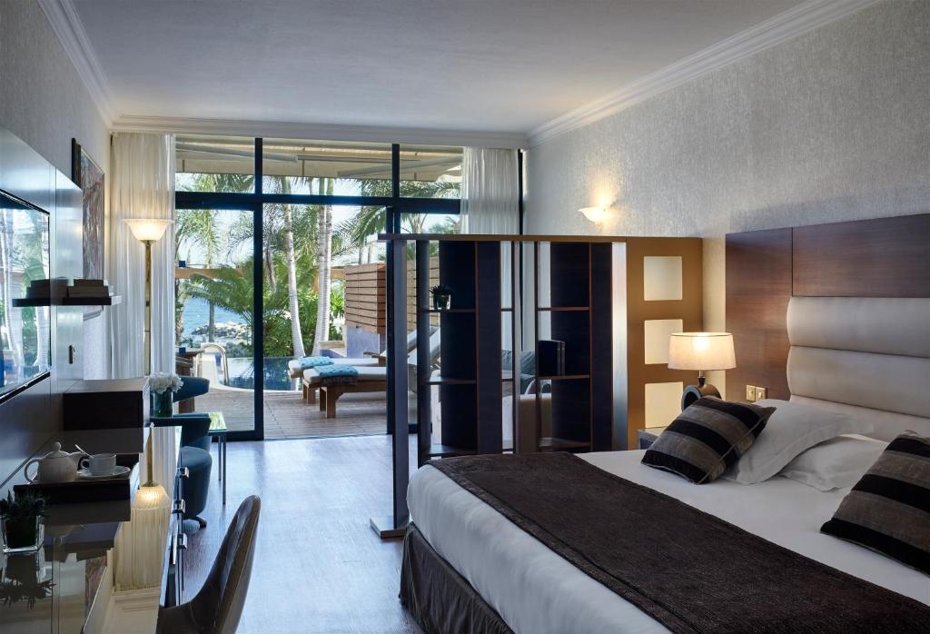 Amathus Beach Hotel Limassol 2