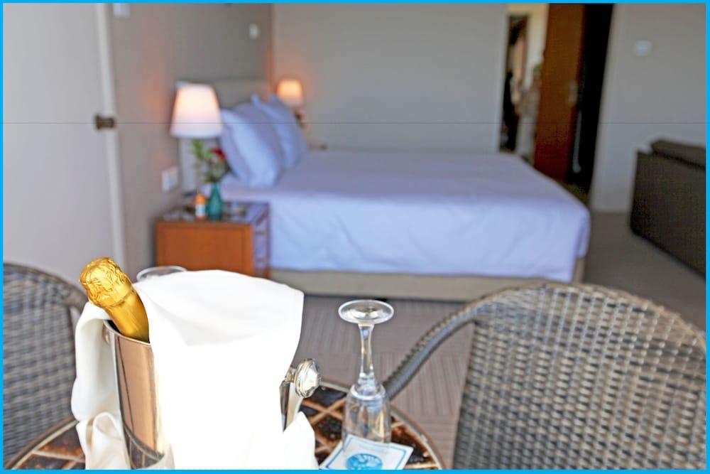 Poseidonia Beach Hotel 2