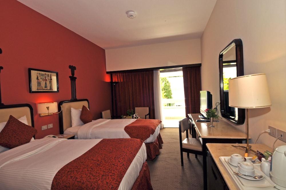 Aracan Eatabe Luxor Hotel 2