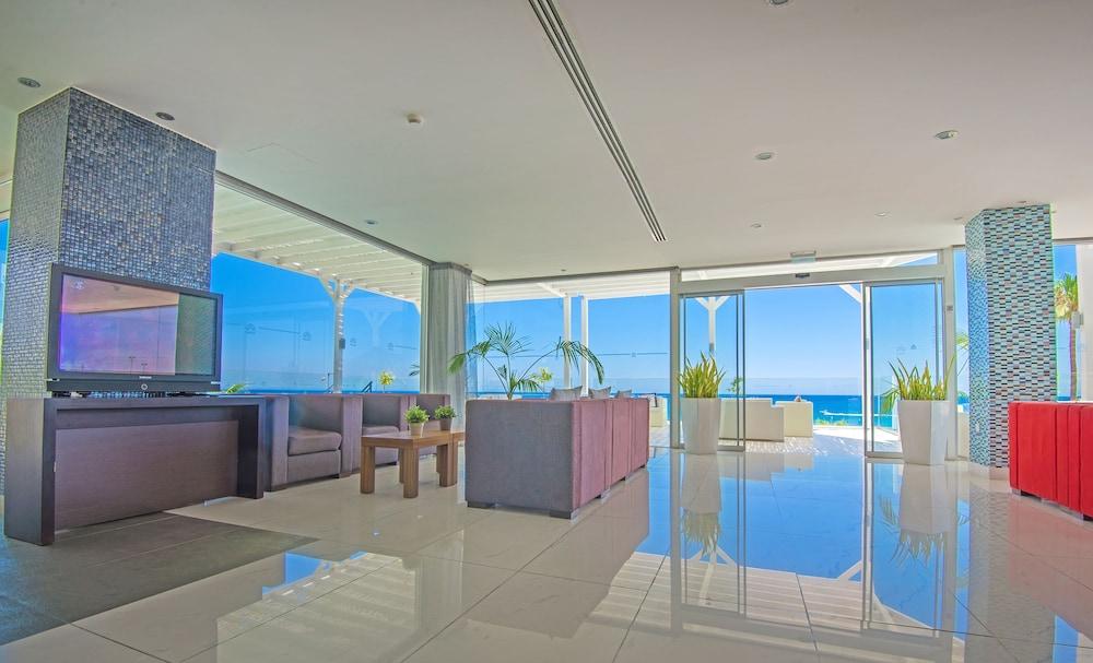 Silver Sands Beach Hotel 2