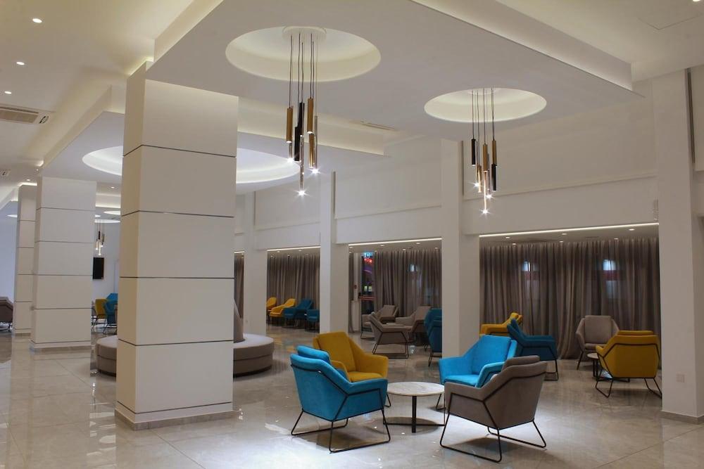 Kapetanios Bay Hotel 1