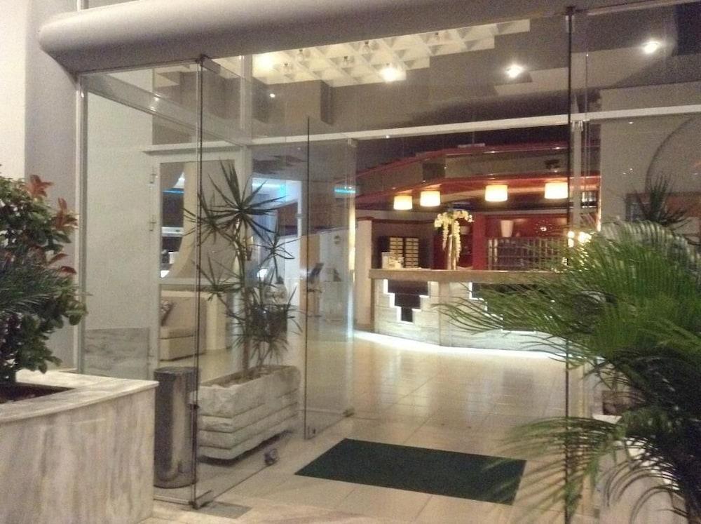 Happy Days Hotel (Adults only) 1