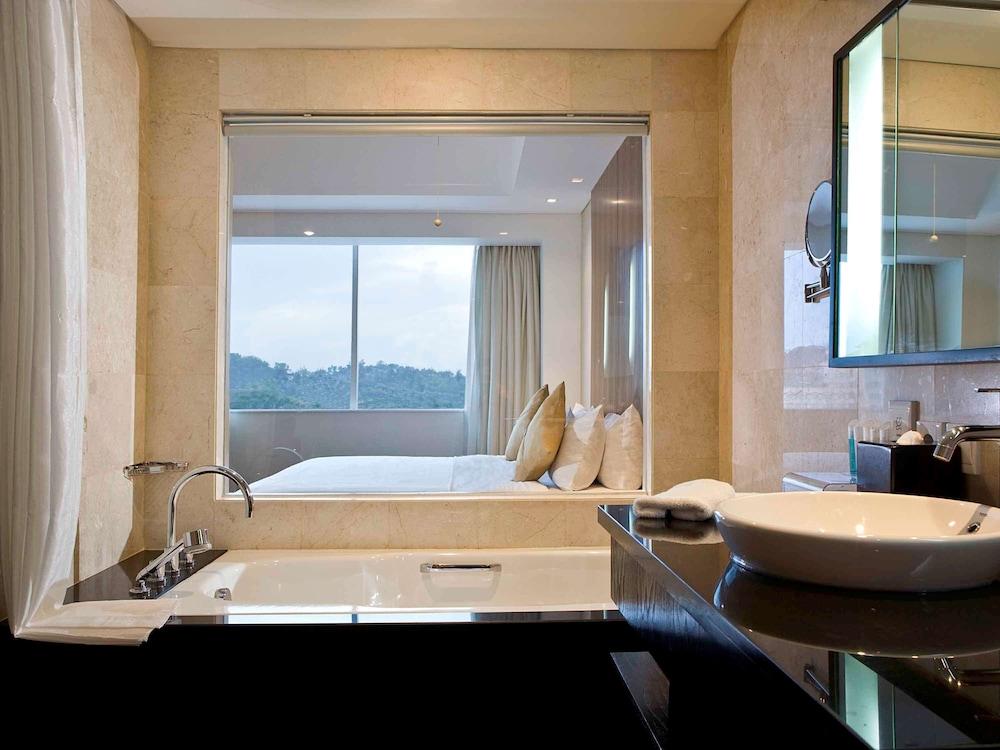 Novotel Balikpapan 1