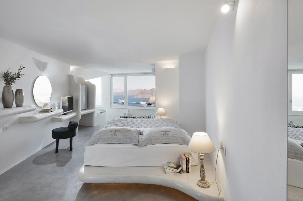 Suites of the Gods 1