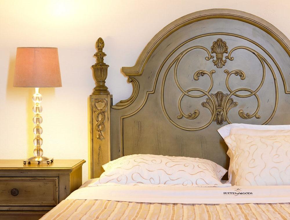 Suites of the Gods 2