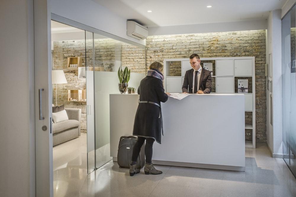 Eric Vokel BCN Suites 1