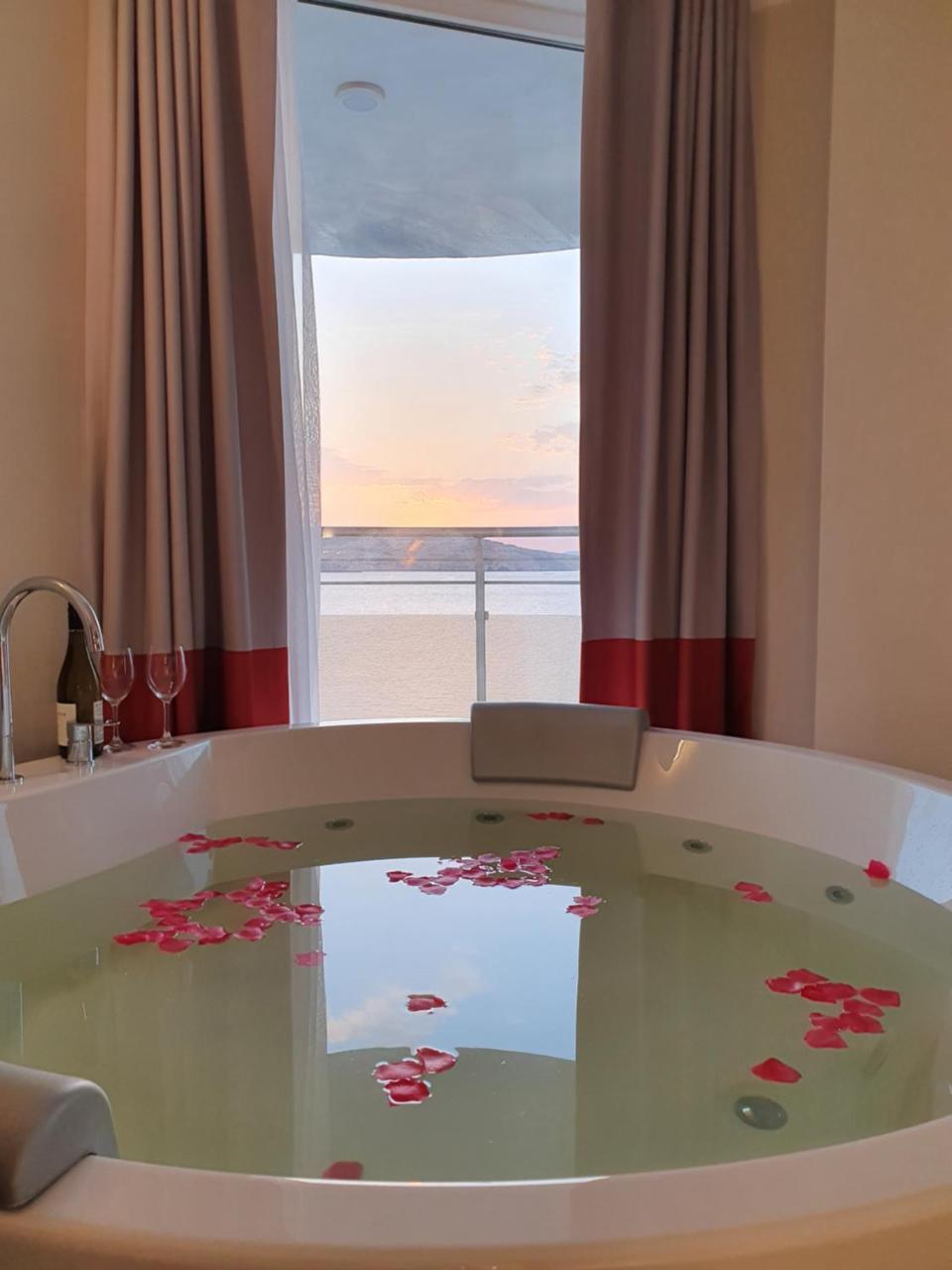 Seaview Hotel - Adults Only 16+ 2