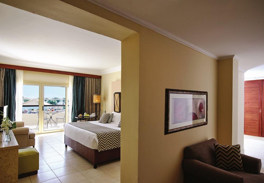 Coral Sea Holiday Resort 2