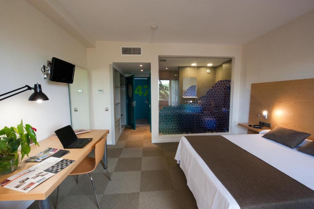 Checkin Montserrat 1