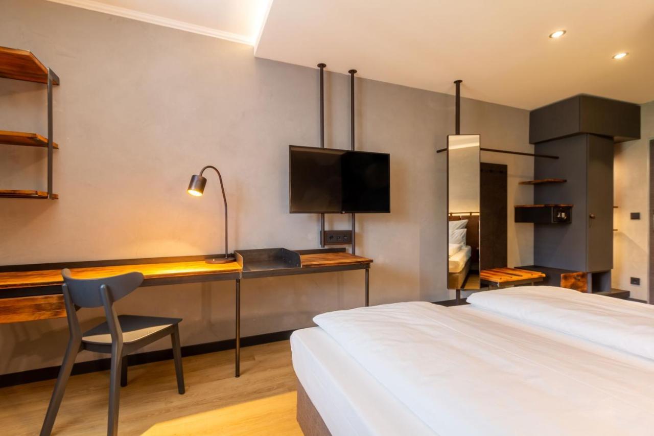 Unsold's Factory Hotel 1