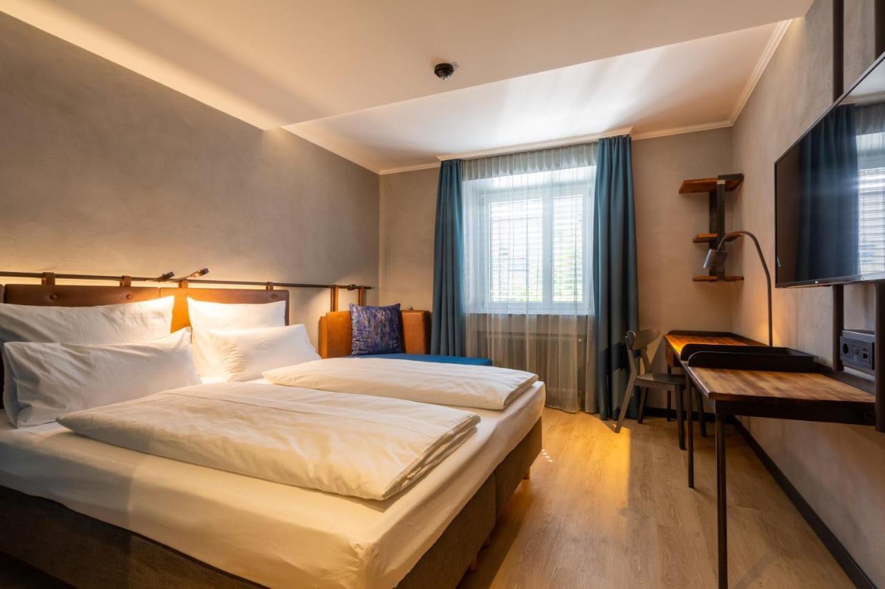 Unsold's Factory Hotel 2