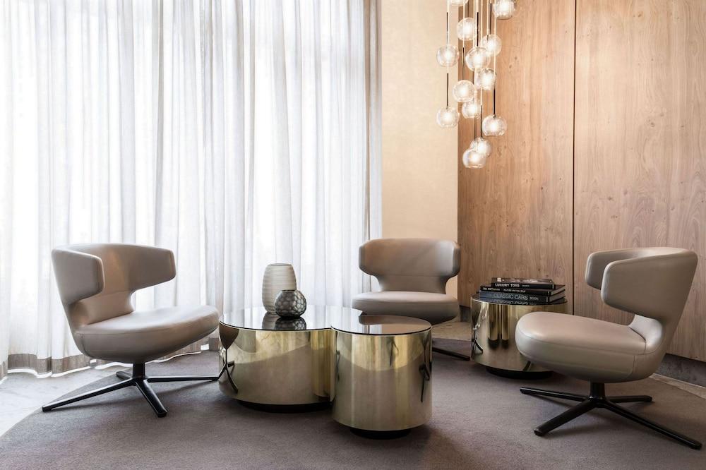 Bob W Munich Old Town 1