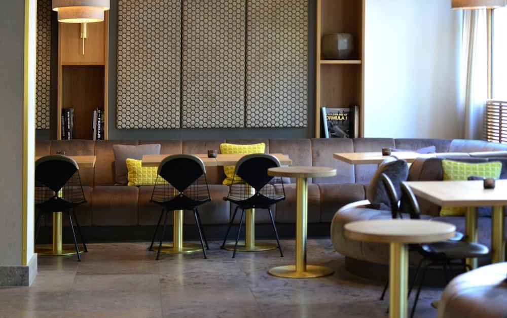 Bob W Munich Old Town 2