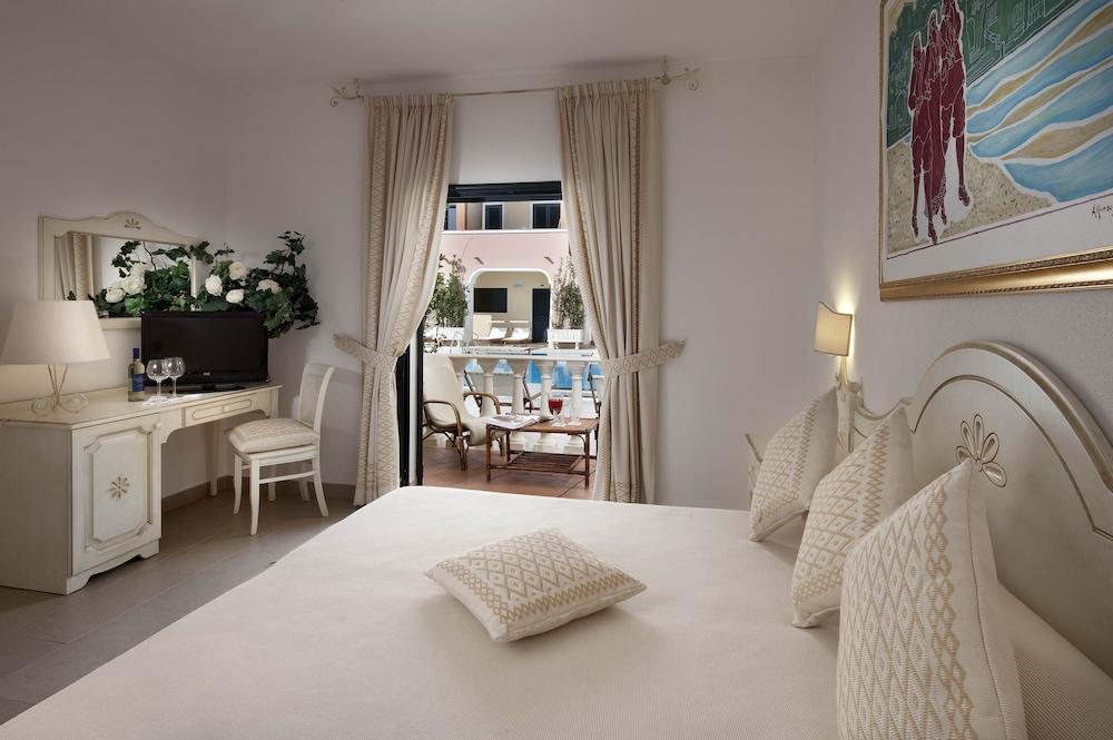 Cala Ginepro Hotel Resort 2