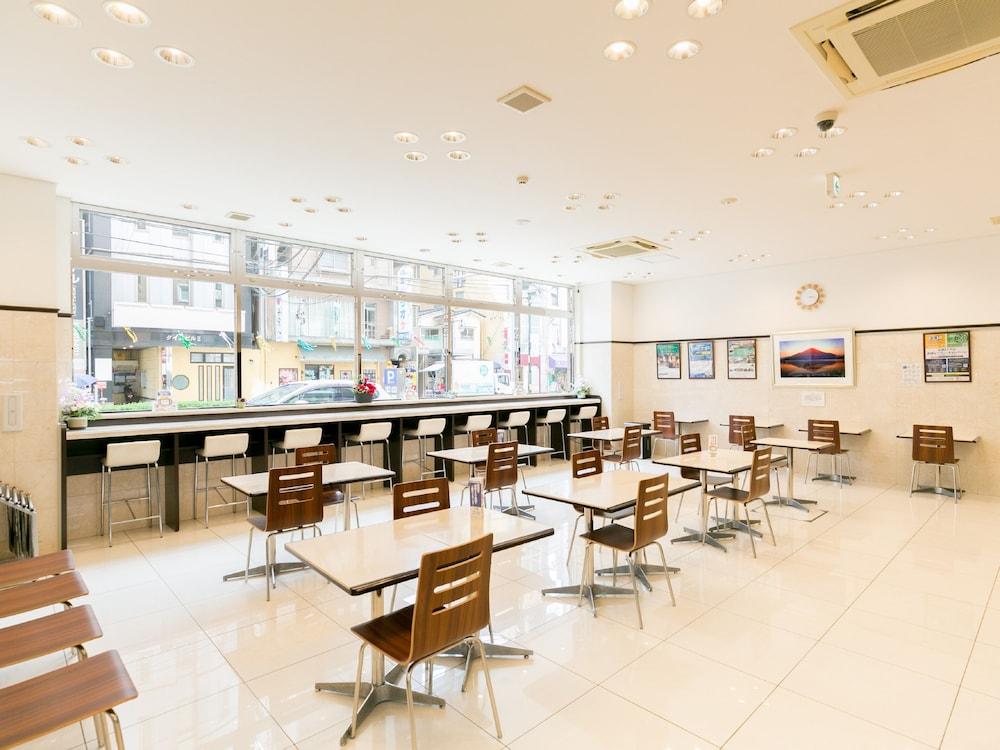 Toyoko Inn Kanazawa Kenrokuen Korinbo 1