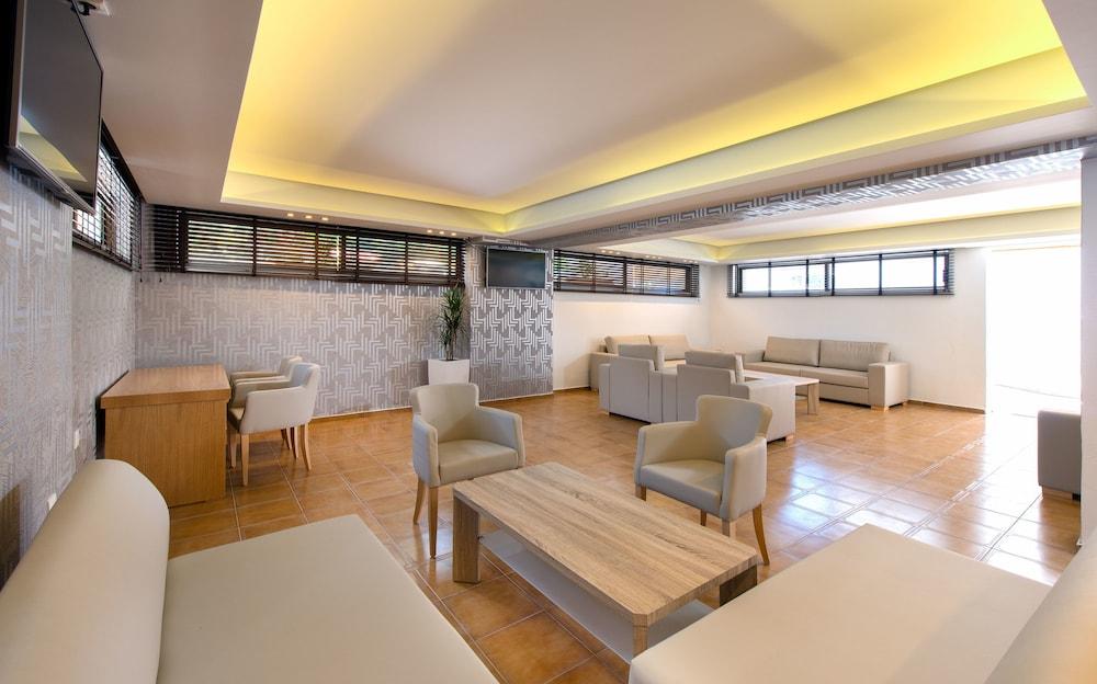 Sunny Days Hotel & Resort 1