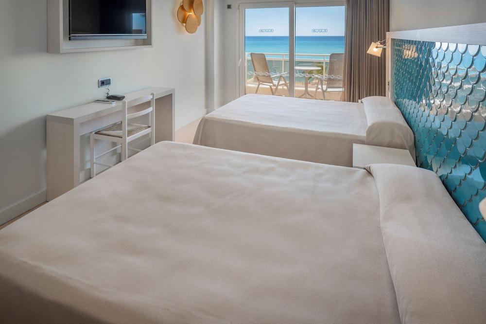 Caprici Beach Hotel & SPA 1