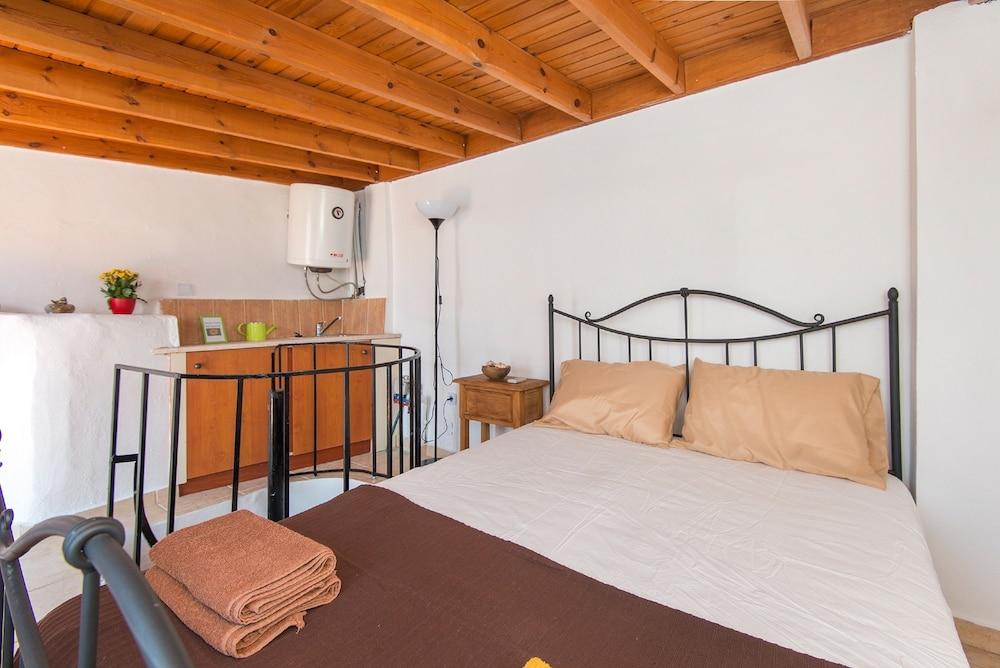 Old Town Roloi House 1