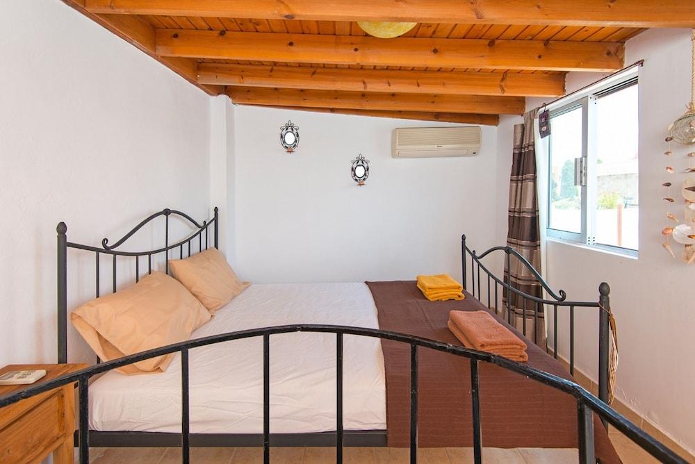 Old Town Roloi House 2