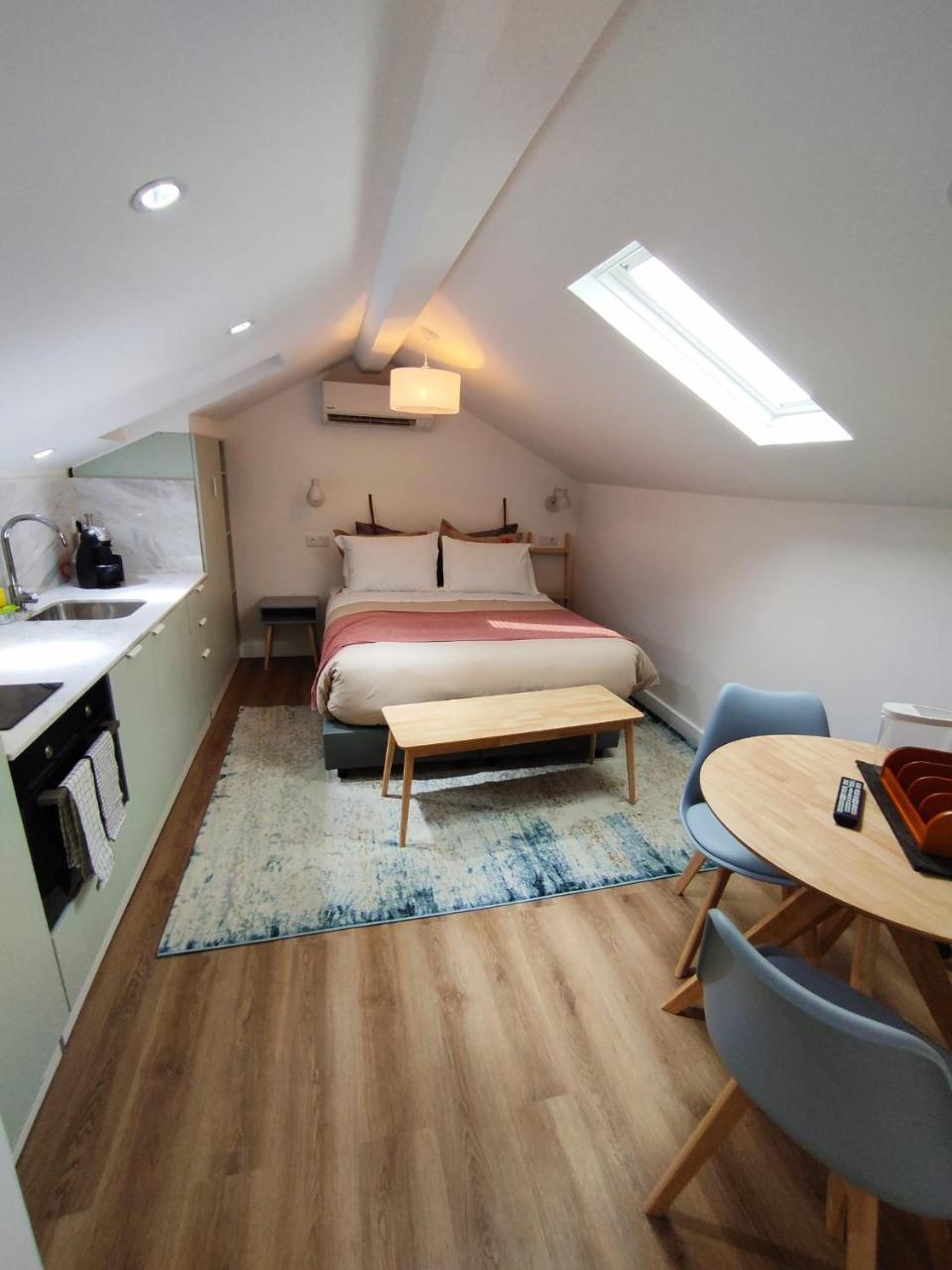 Lisbon Colours Bairro Alto Apartments 1