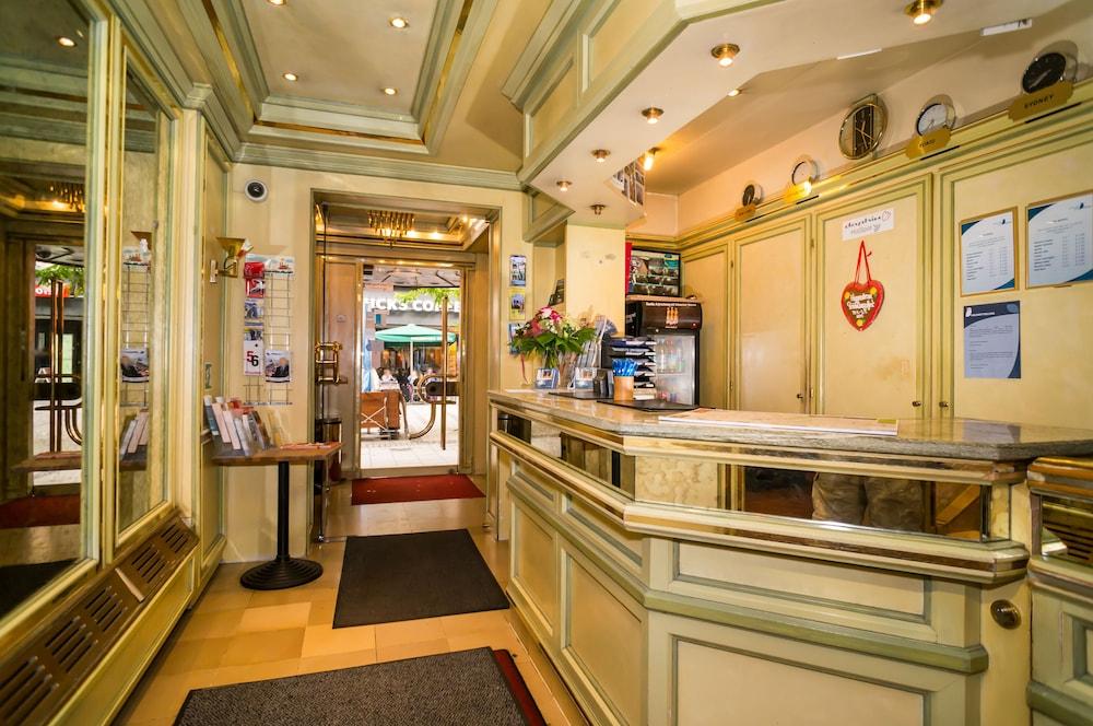 Smart Stay Hotel Station 2