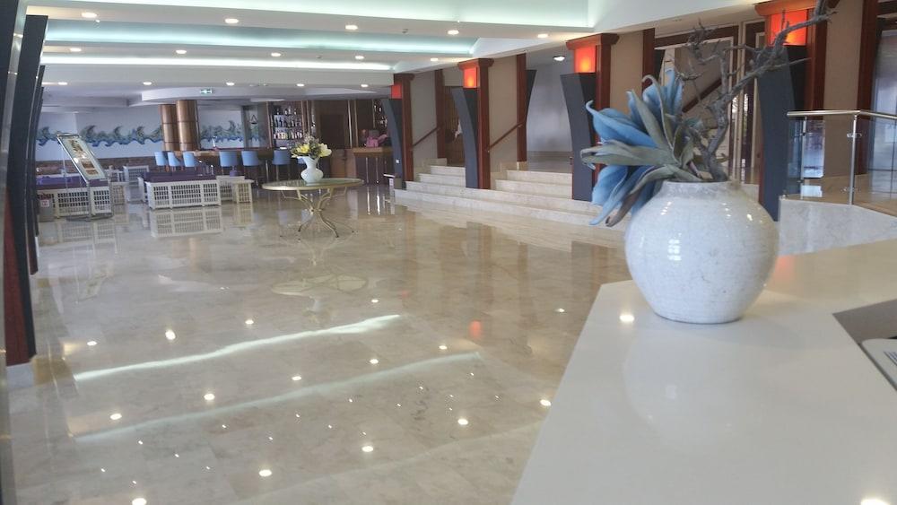 Belair Beach Hotel 2