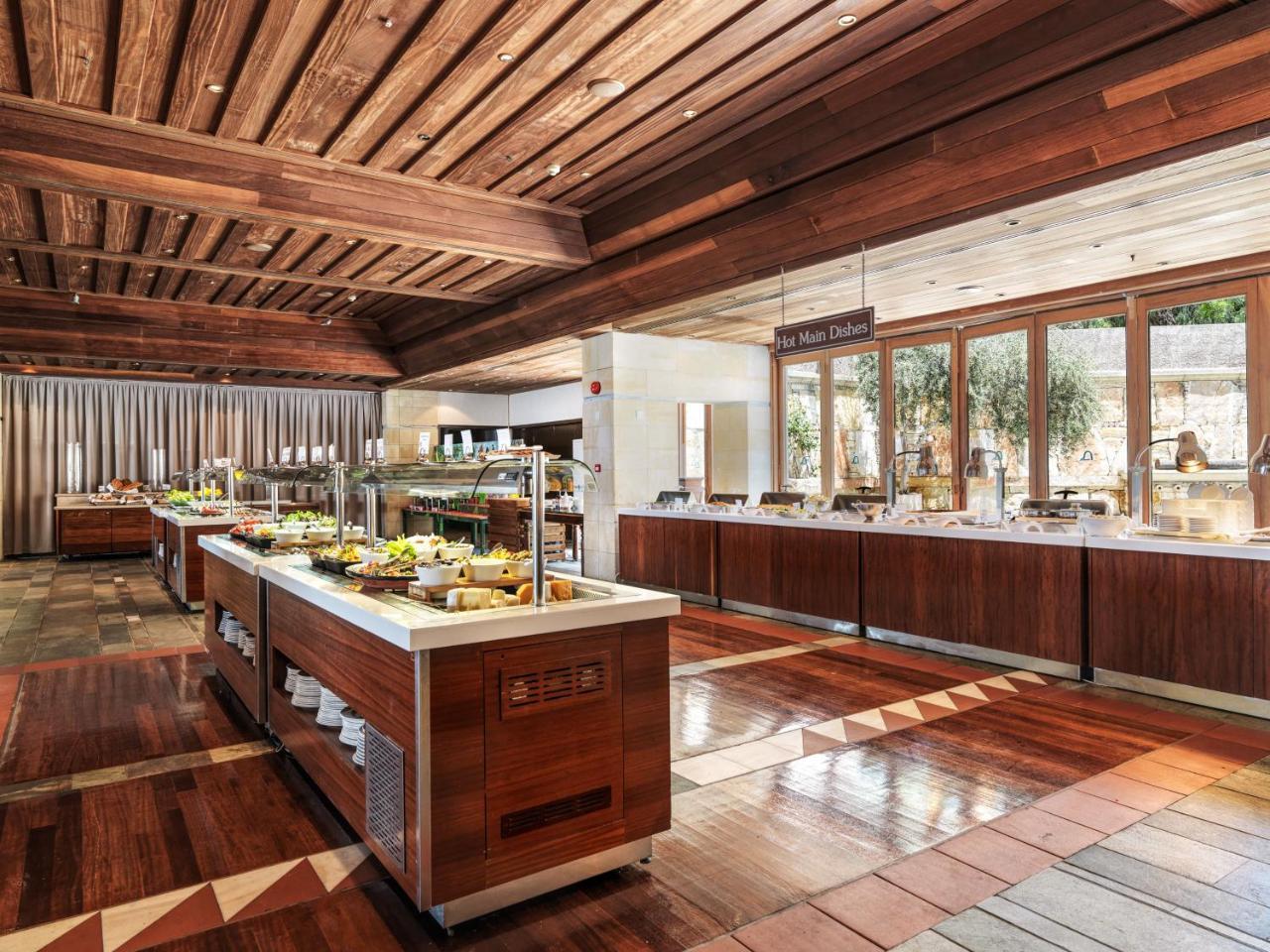 Coral Beach Hotel & Resort 1