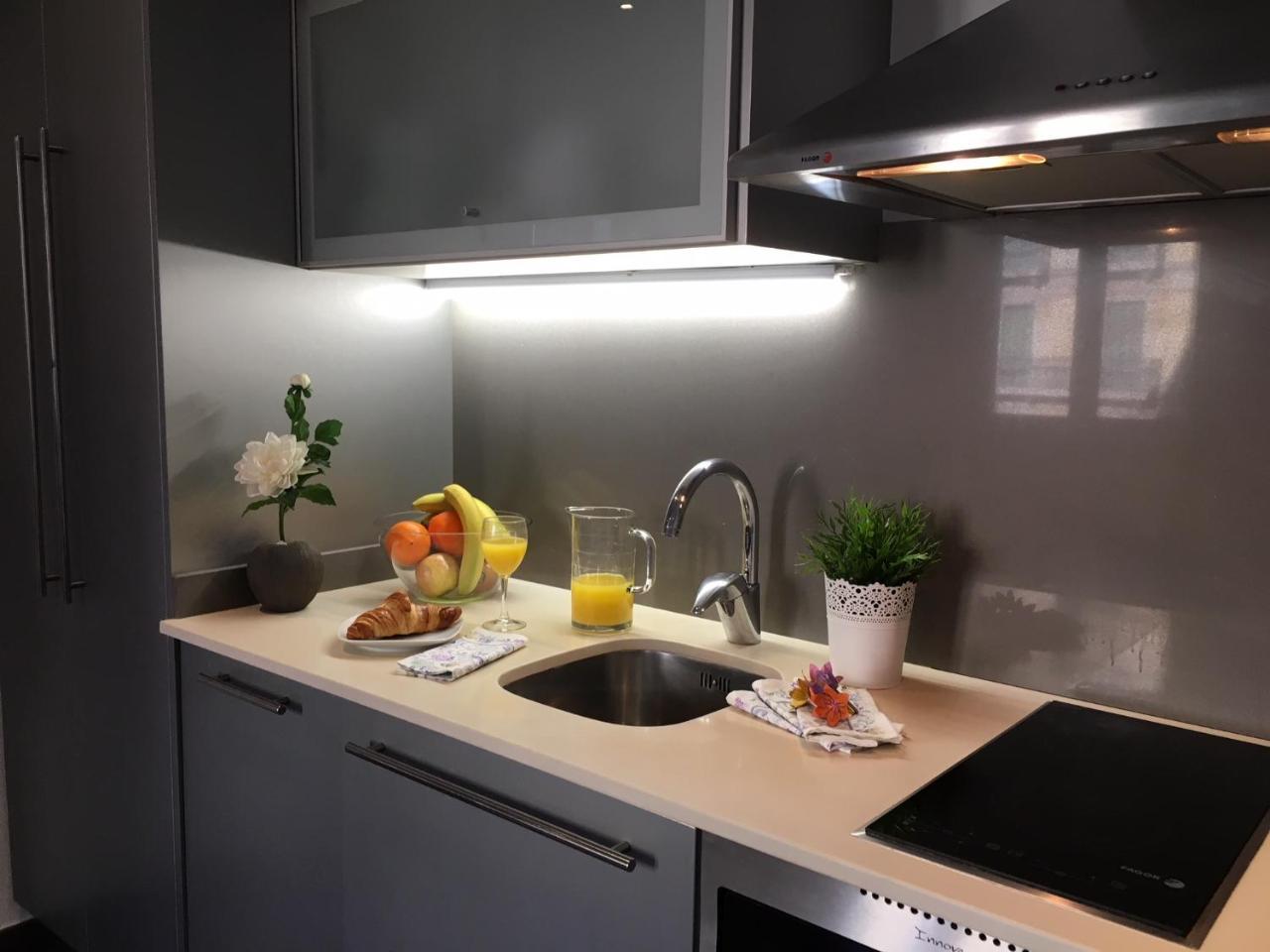 Fisa Rentals Ramblas Apartments 2