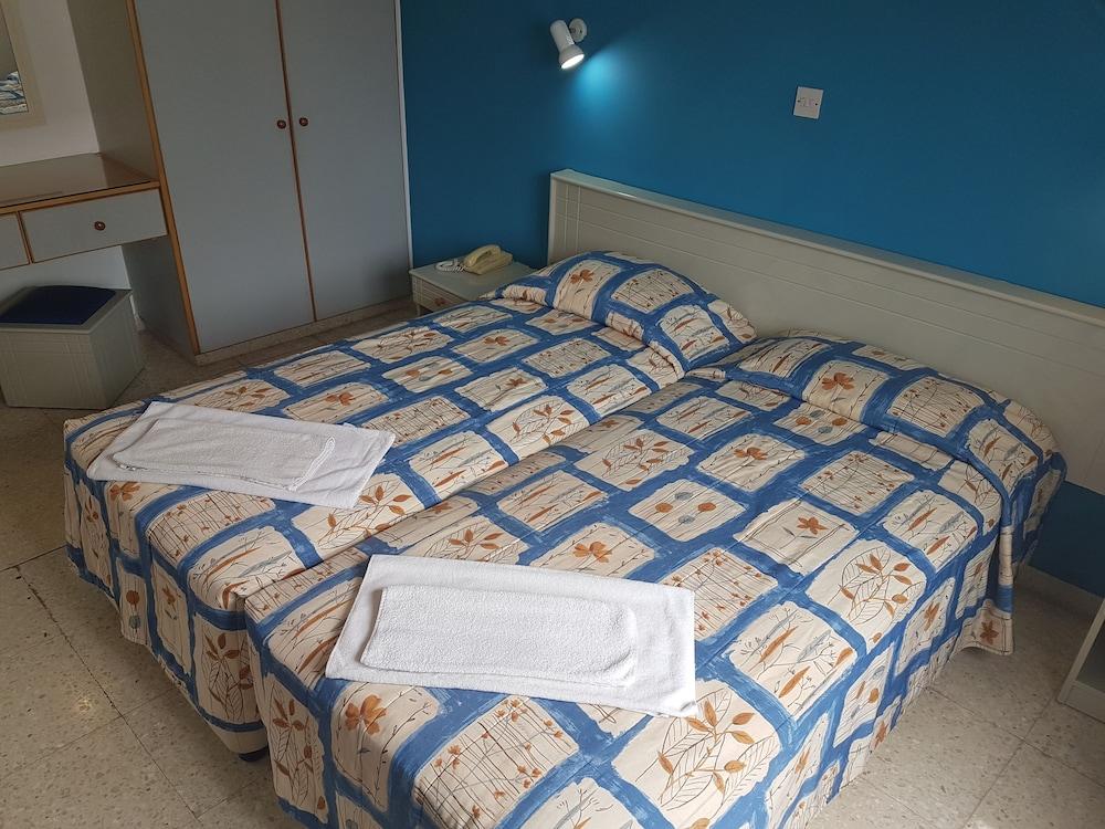 Cosmelenia Hotel & Apartments 2