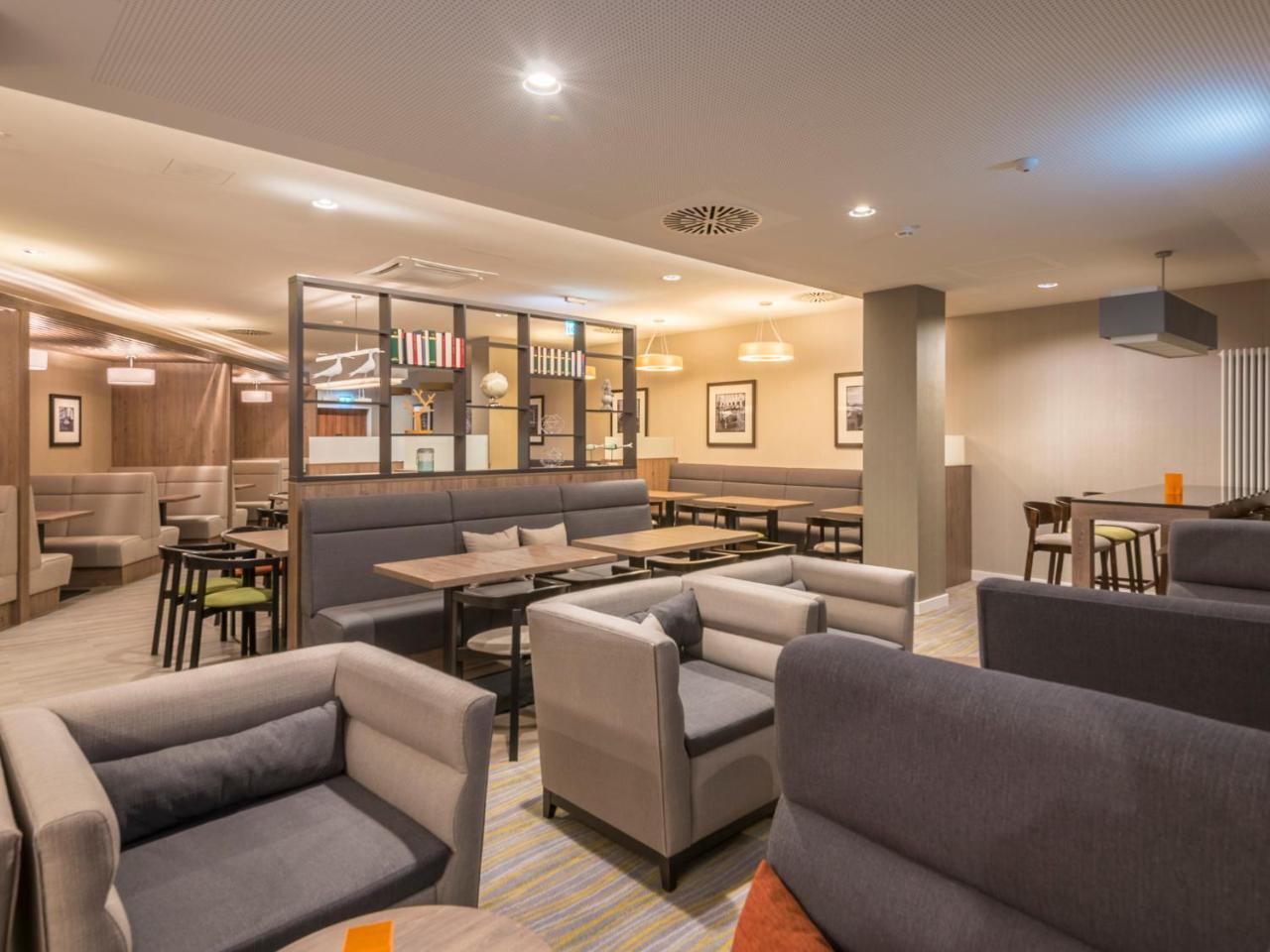 Hampton by Hilton Munich City West 2