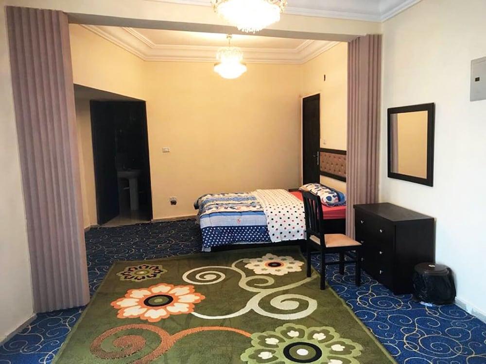 3 Pyramids View Inn 1