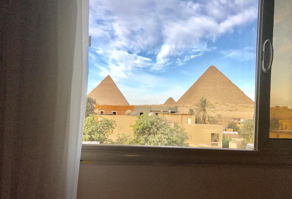 3 Pyramids View Inn 2