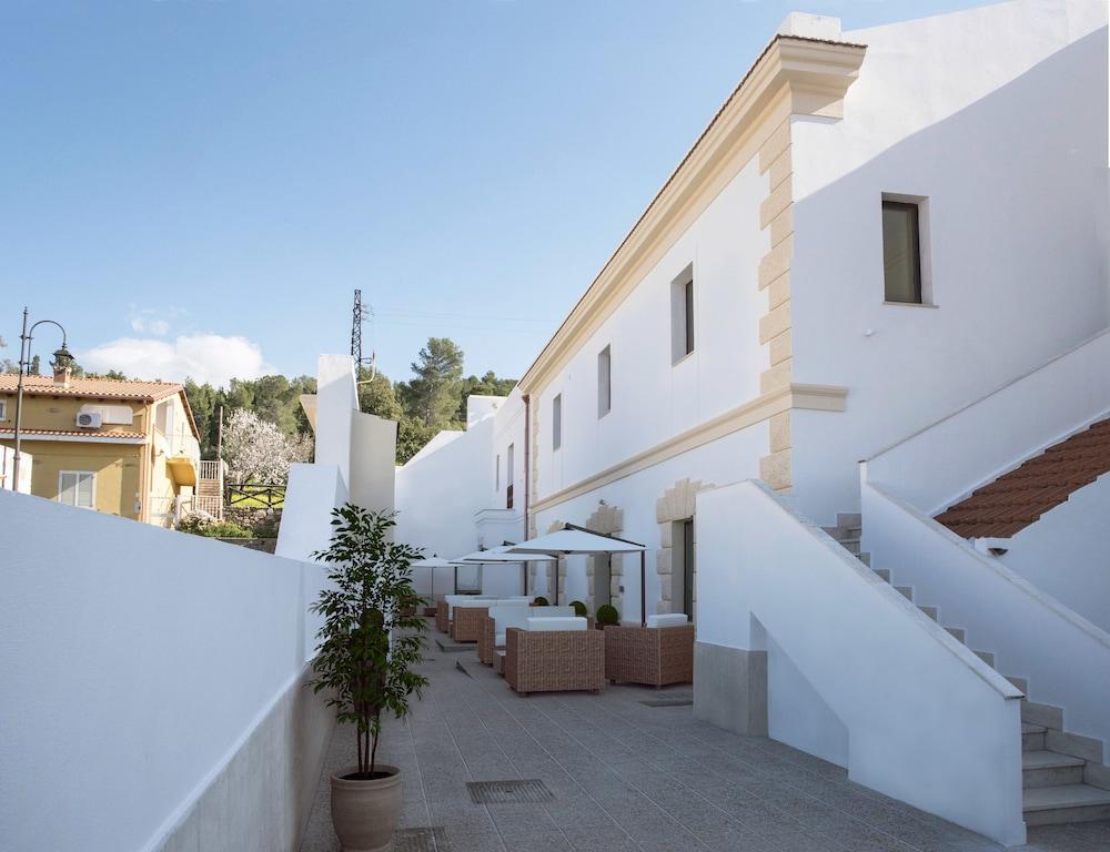 Villa Santadi Boutique Hotel