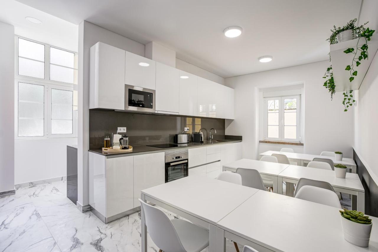 Home Out Rooms & Apartments 1