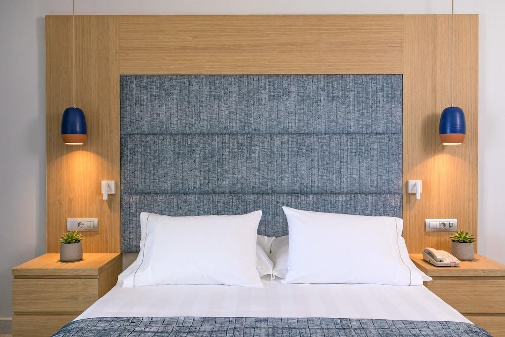 Amada Colossos Resort 1