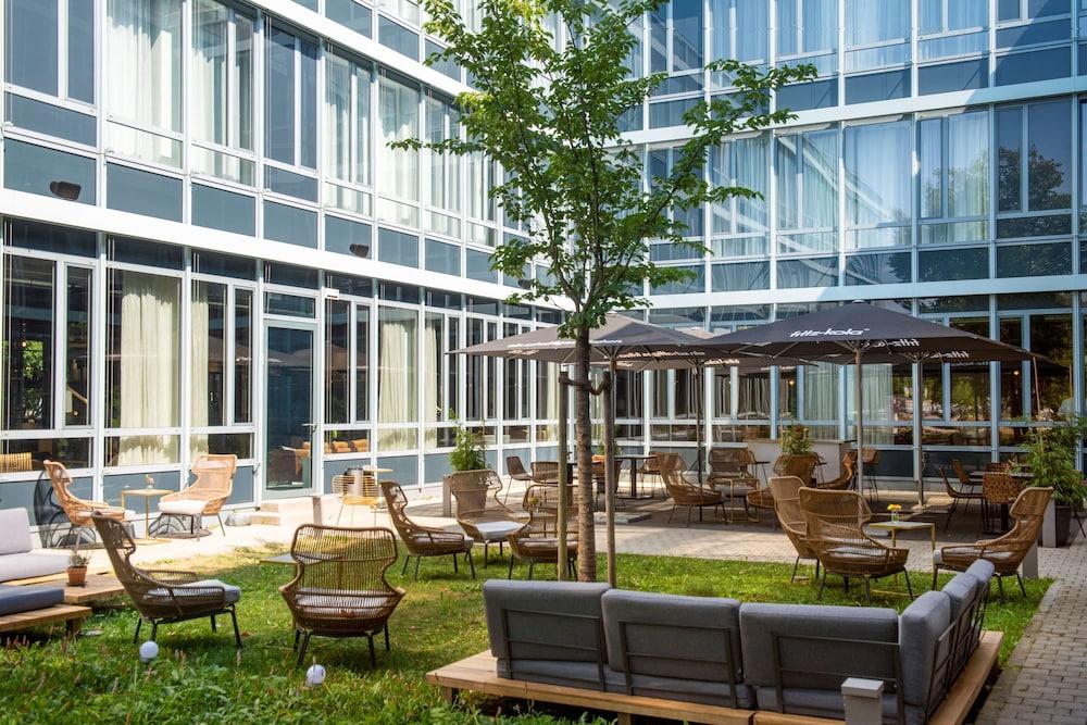 Flightgate Munich Airport Hotel, a Member of Radisson Individuals