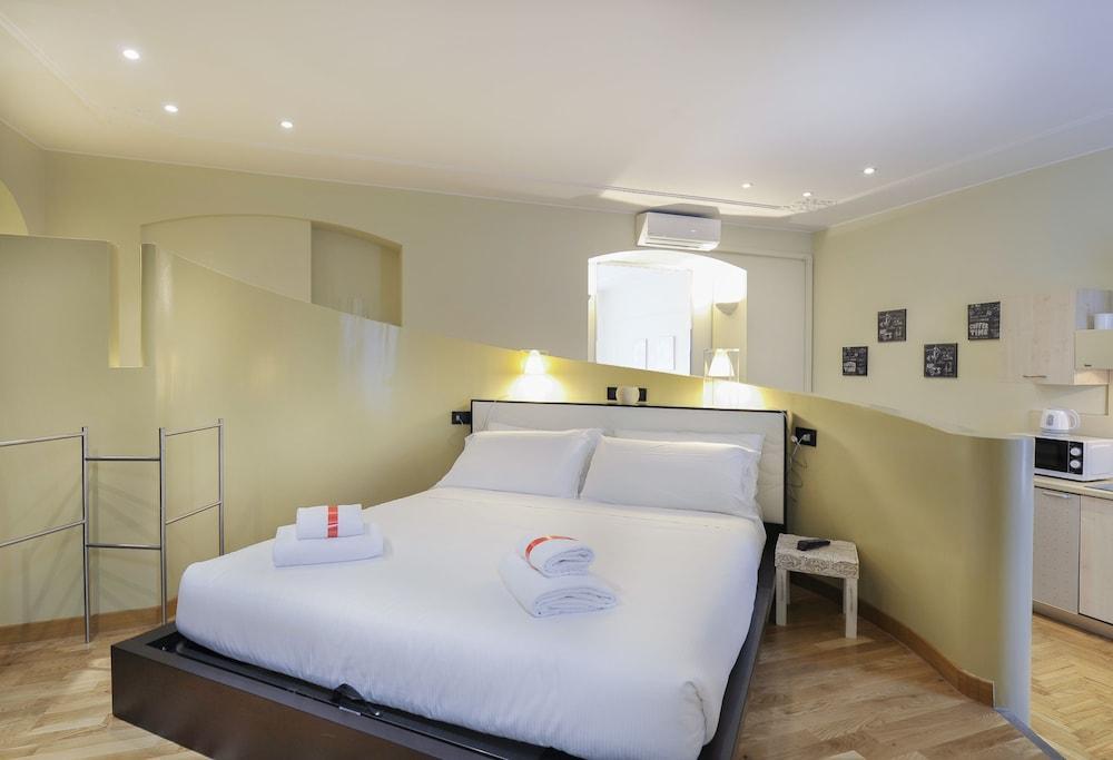 At Home Heart of Milan - Design Duomo Apartment 1