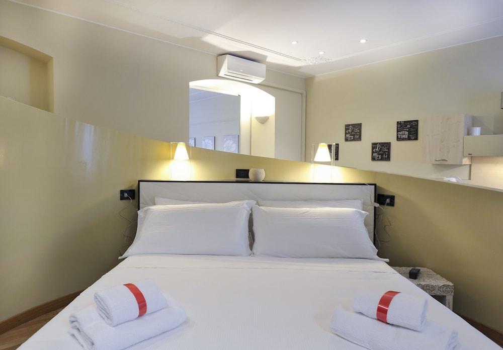 At Home Heart of Milan - Design Duomo Apartment 2
