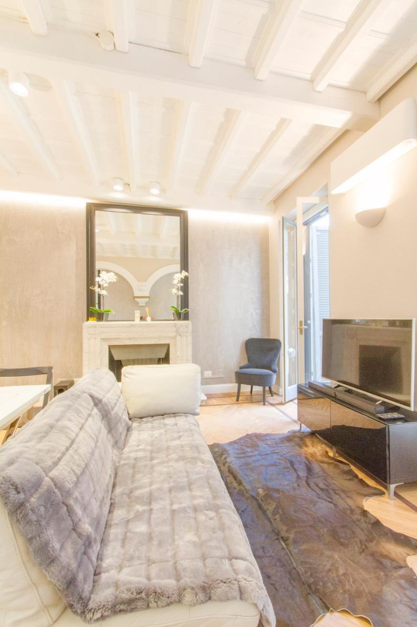 Elegante E Completamente Arredato Apt in Duomo 1