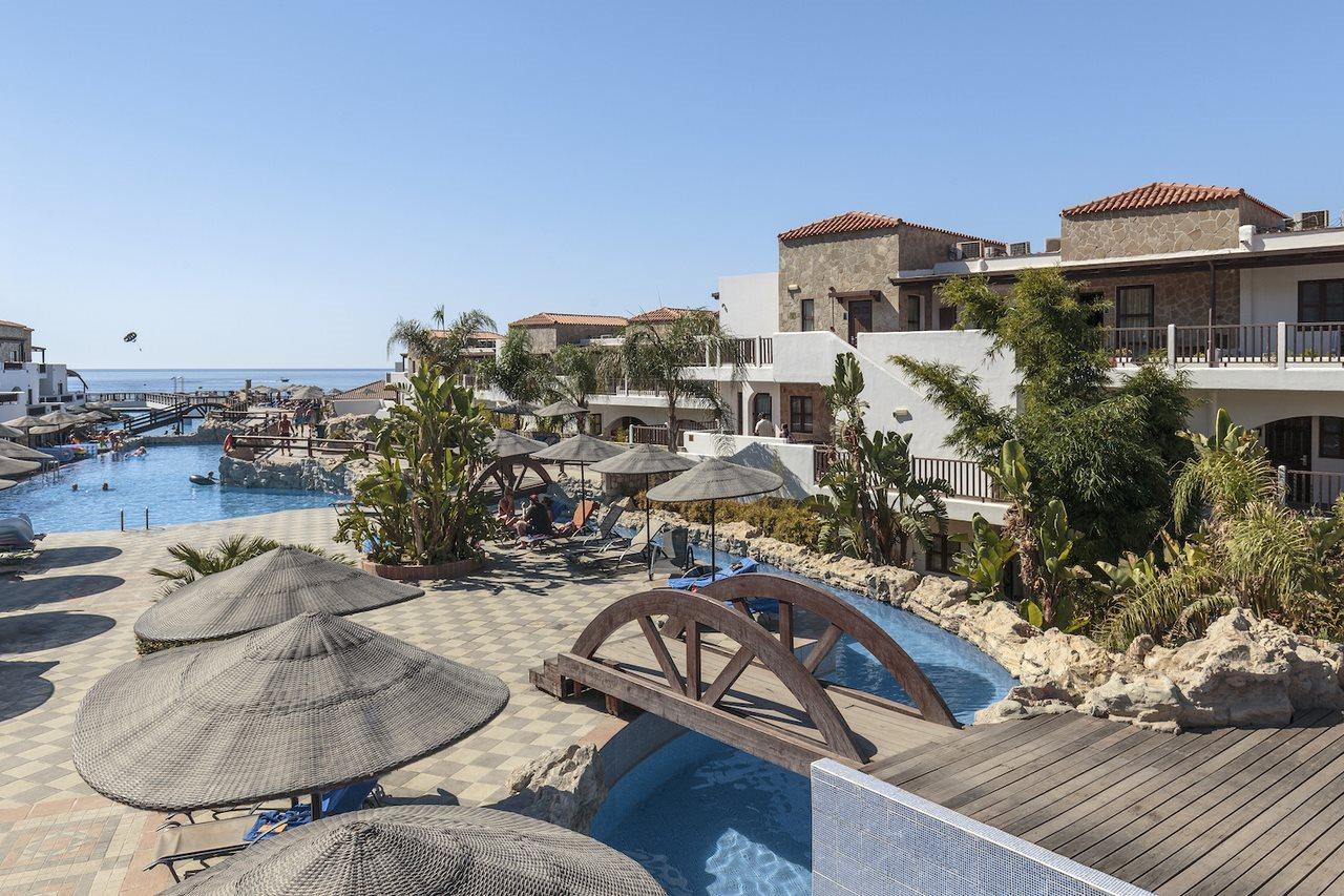 Costa Lindia Beach 1