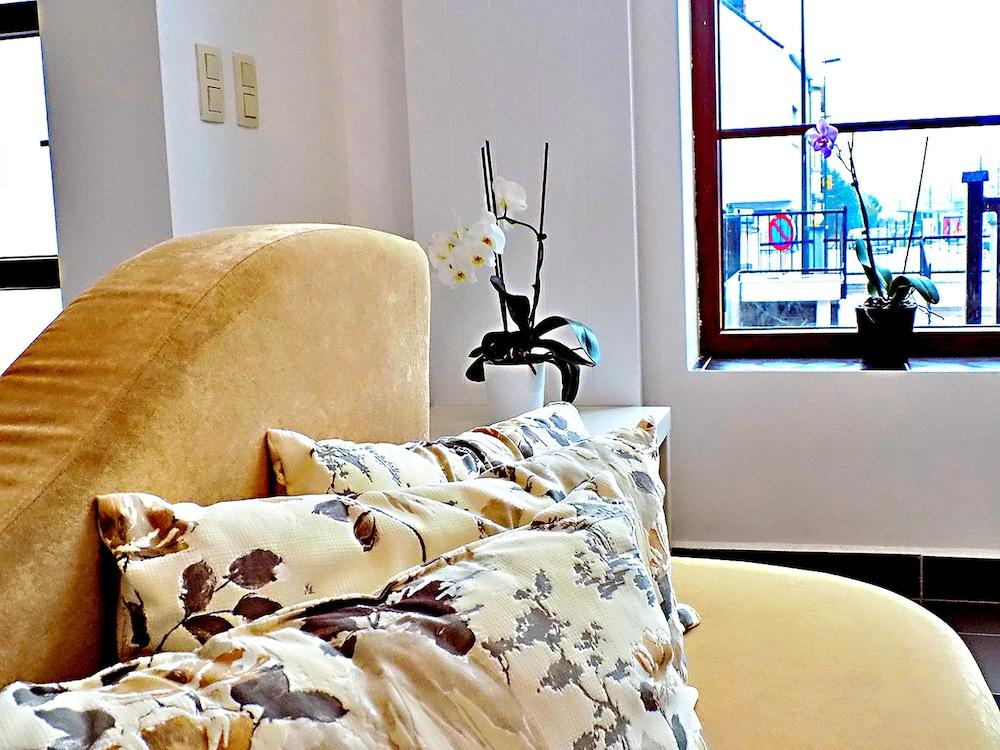 Fly Inn B&B Brussels Airport 1