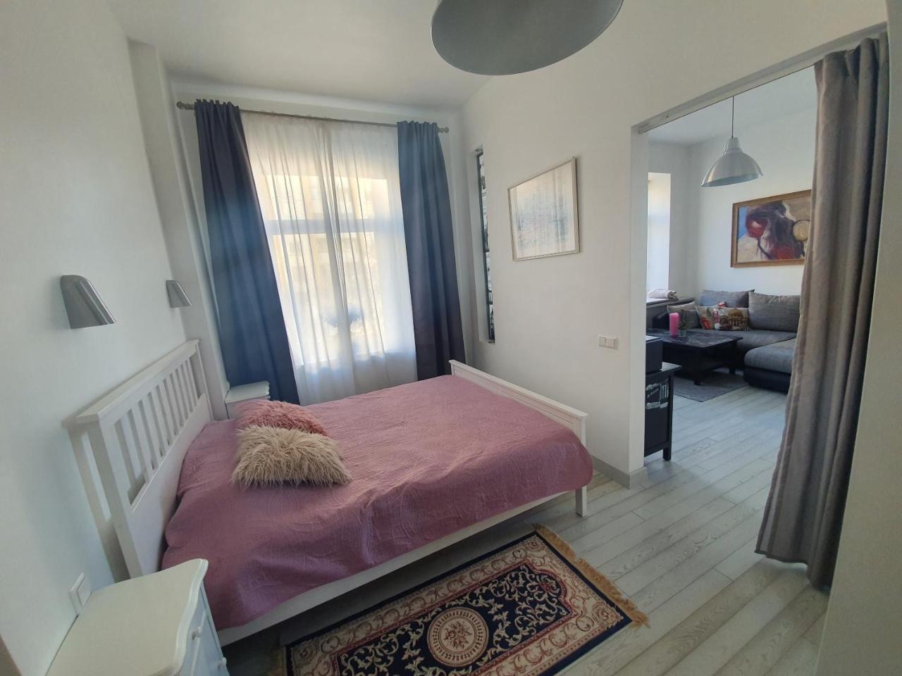 Vilnius Apartment with Stained Glass 1