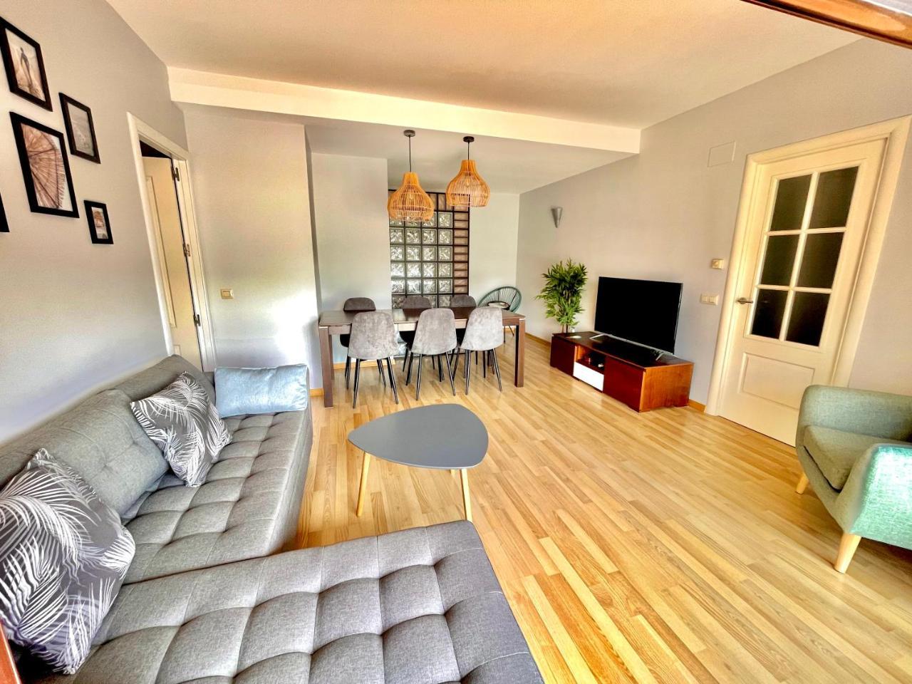 Seahomes Vacations, Fenals Beach&Chic, Pk, Top Apartment Full Equipped 2